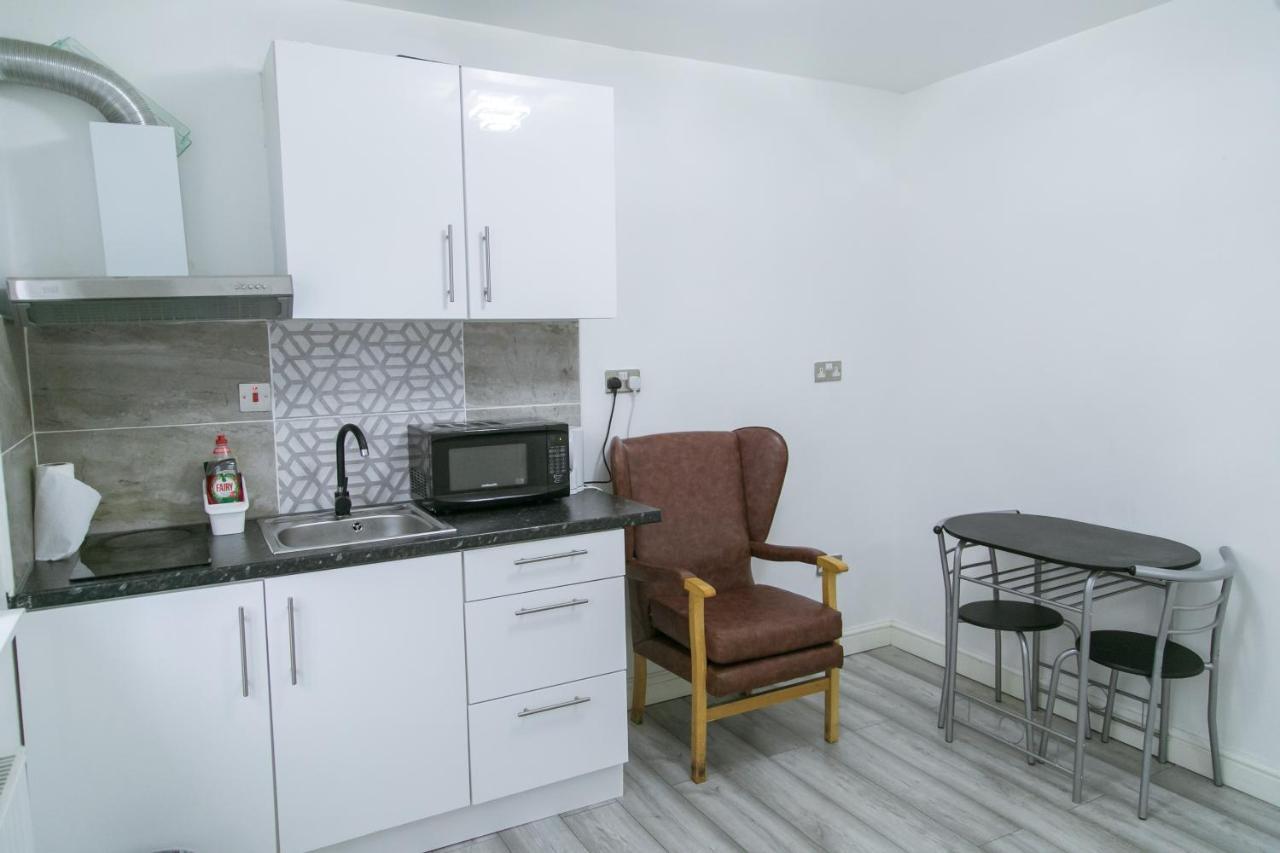 Hills View Apartments Манчестер Екстер'єр фото