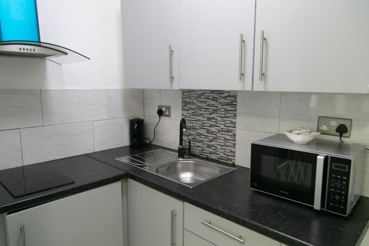 Hills View Apartments Манчестер Екстер'єр фото