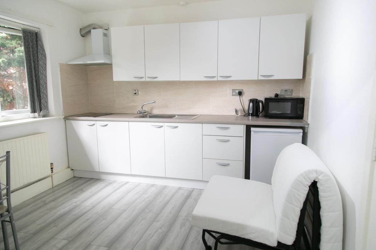 Hills View Apartments Манчестер Екстер'єр фото