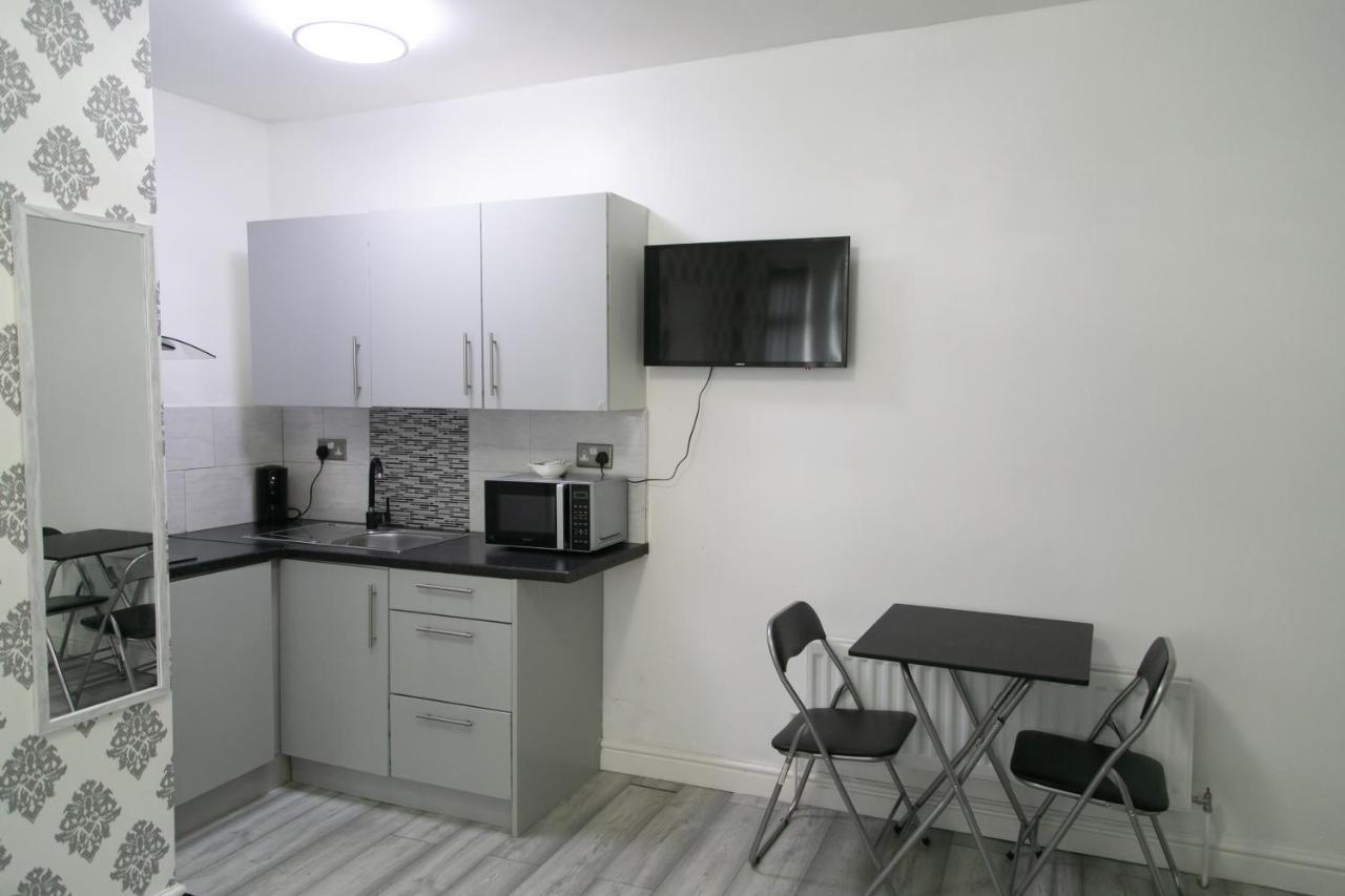 Hills View Apartments Манчестер Екстер'єр фото