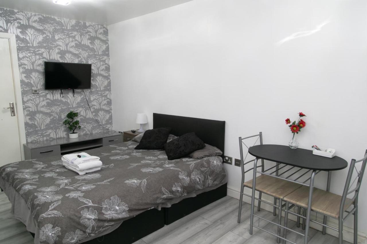 Hills View Apartments Манчестер Екстер'єр фото