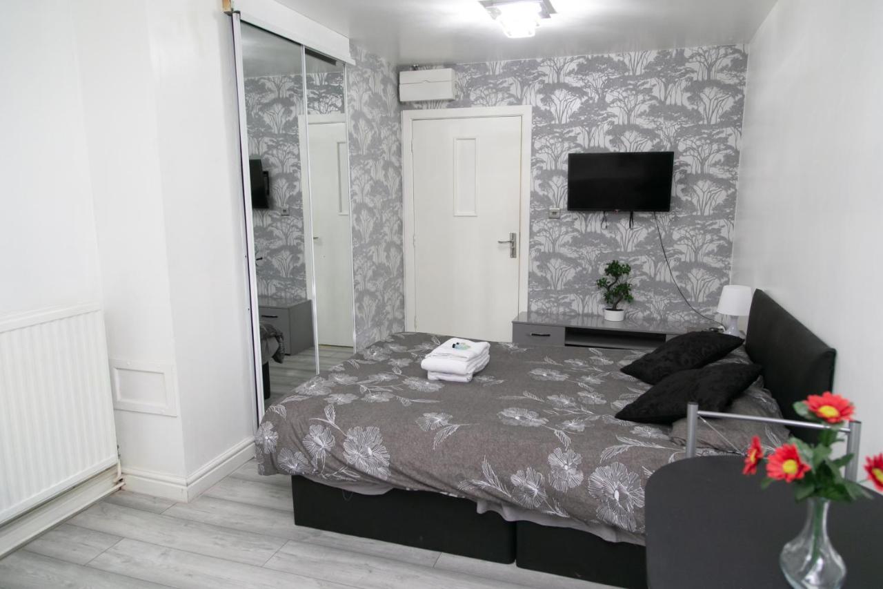 Hills View Apartments Манчестер Екстер'єр фото