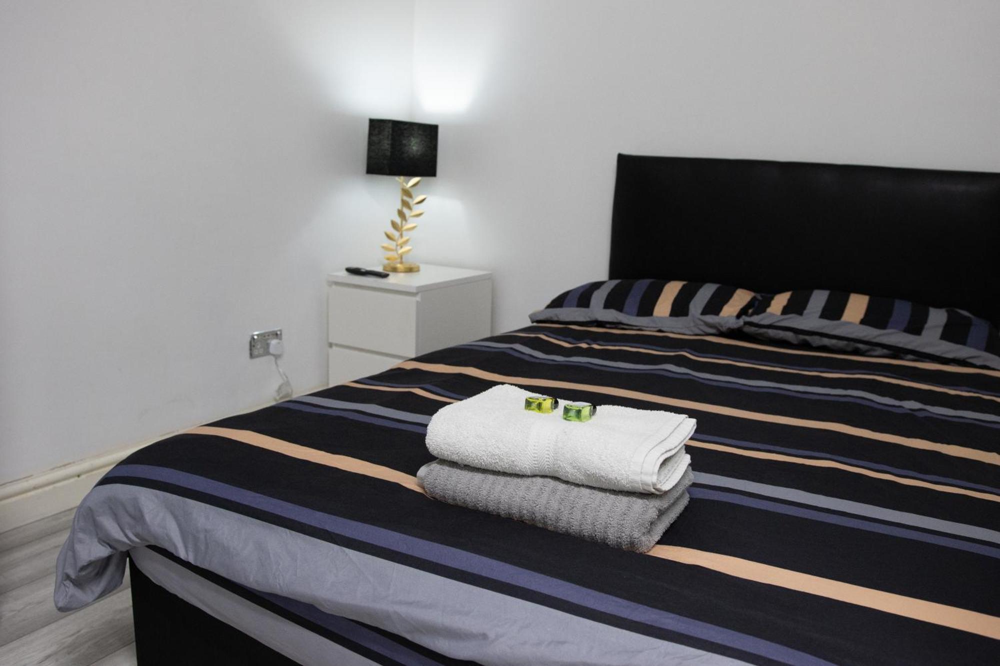 Hills View Apartments Манчестер Екстер'єр фото