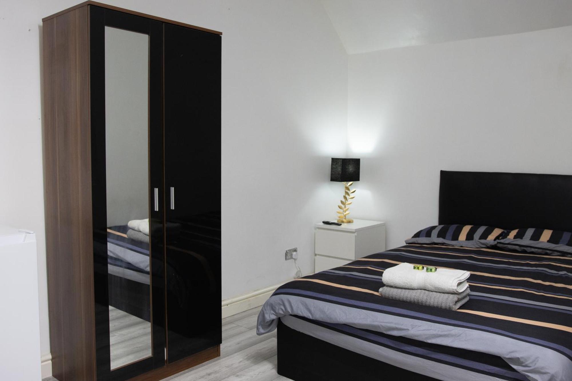 Hills View Apartments Манчестер Екстер'єр фото