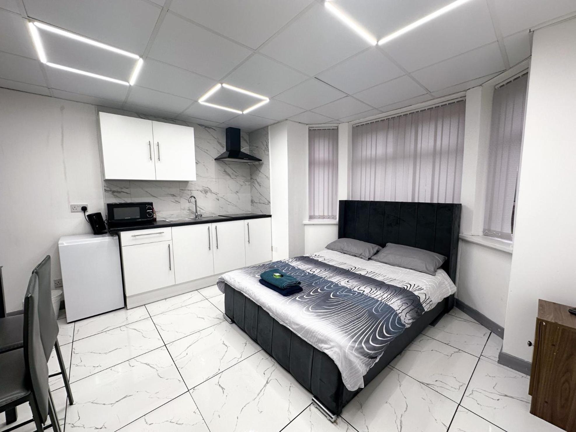 Hills View Apartments Манчестер Екстер'єр фото